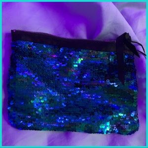 Sequin flip clutch